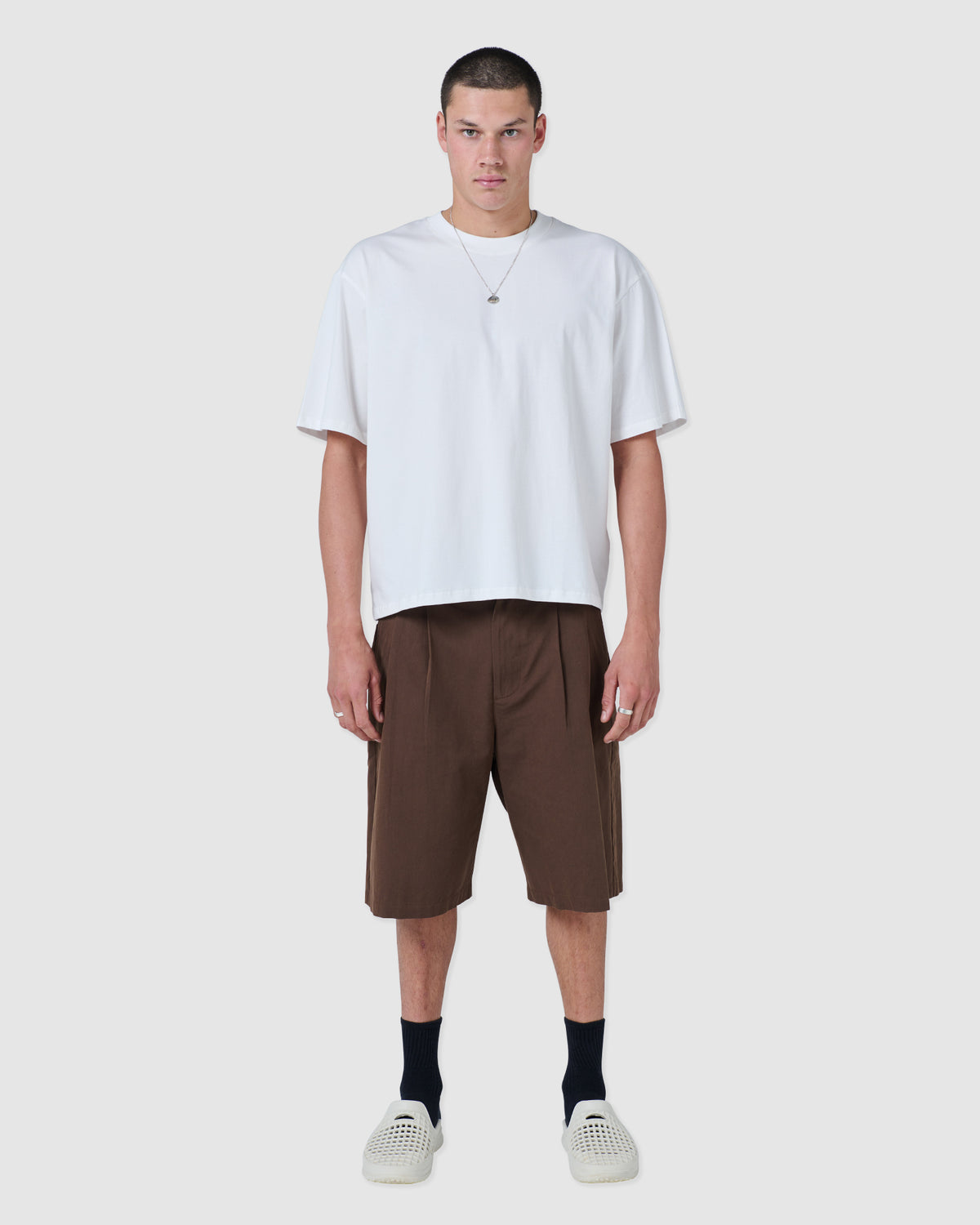 pleat short chocolate